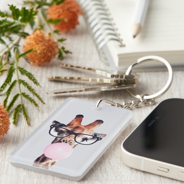 Girafe portant des lunettes soufflant bulle rose g (Devant droit)