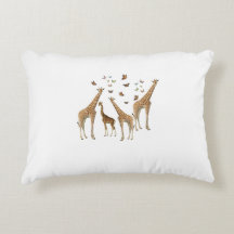 Giraffe Accent Pillow von Posh Little Finds
