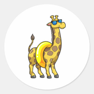 Giraffe am Strand mit Swim Ring & Sonnenbrille Runder Aufkleber