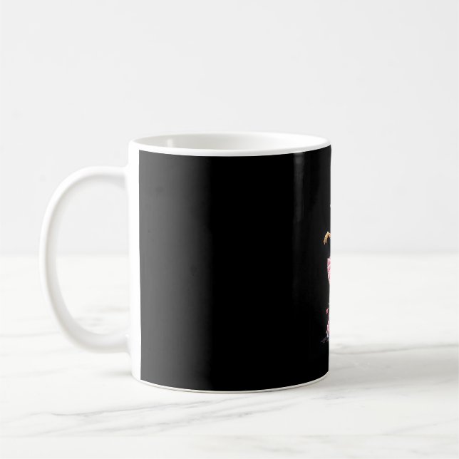 Giraffe auf Roller-Skaten in rosa Tutu-Tank-Oben Kaffeetasse (Links)