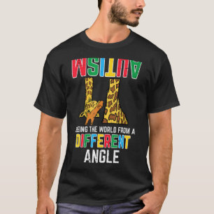 Giraffe Autismus sieht Welt aus anderem Blickwinke T-Shirt