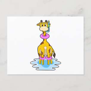 Giraffe beim Schwimmen mit Schwimmring Postkarte