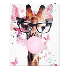 Giraffe blühendes Kaugummi mit Schmetterlingshinte Fotodruck