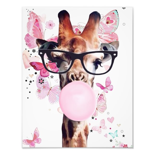 Giraffe blühendes Kaugummi mit Schmetterlingshinte Fotodruck (Vorne)