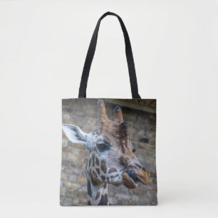 Giraffe herauf nahe Taschentasche Tasche