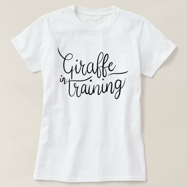 Giraffe im T - Shirt Training (Design vorne)