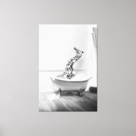 Giraffe in einer Badewanne Leinwanddruck