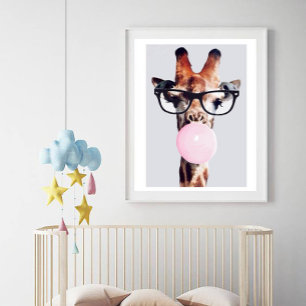 GIRAFFE MIT BRILLE BLÄST EINEN ROSA KAUGUMMIBUBBLE POSTER