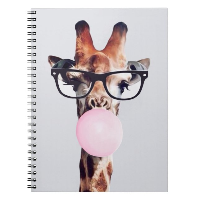 Giraffe mit Brille, die rosa Kaugummi blasen Notizblock (Vorderseite)