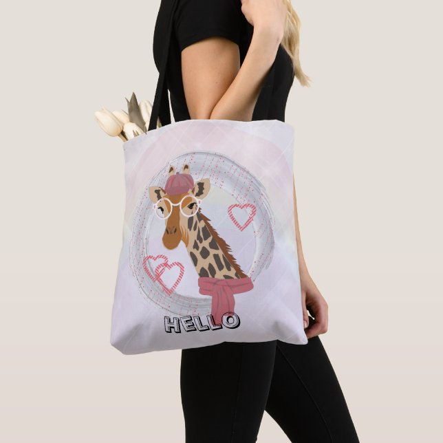Giraffe mit Brille und roter Bettdecke Tasche (Von Nahem)