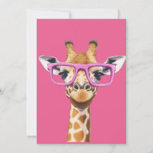 Giraffe mit rosa Brillen
