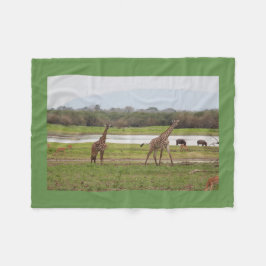 Giraffe paart niedliches personifizieren der fleecedecke