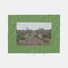Giraffe paart niedliches personifizieren der fleecedecke