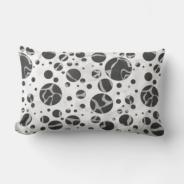 Giraffe Polka Dot Black and Light Gray Print Lendenkissen (Vorderseite)