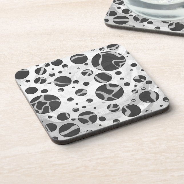 Giraffe Polka Dot Black and Light Gray Print Untersetzer (Linke Seite)