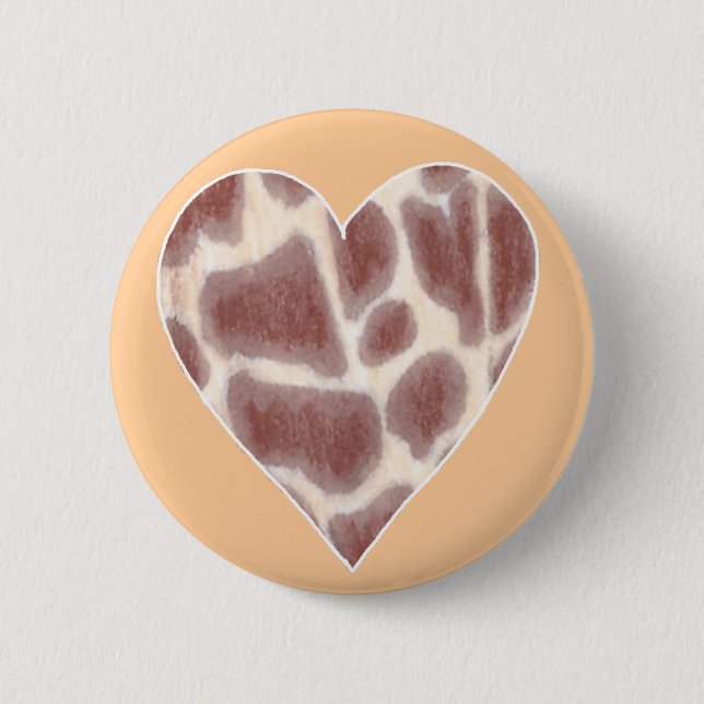 Giraffe schlägt Muster in einer Herz-Form-Taste Button (Vorderseite)