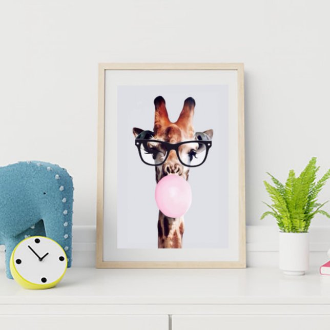 Giraffe Tragend Brillen Blasen Pink Bubble gum Poster (Von Creator hochgeladen)