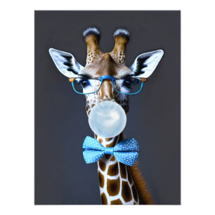 Giraffe trägt Brille, Fliege bläst blaue Kaugummi Fotodruck