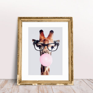 GIRAFFE TRÄGT BRILLE UND BLÄST EINEN ROSA KAUGUMMI POSTER