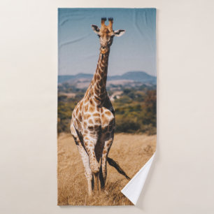 GIRAFFE UMGEBEN VON BROWN GRASS BADEHANDTUCH