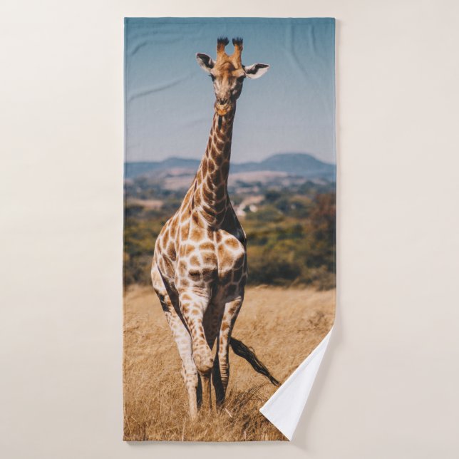 GIRAFFE UMGEBEN VON BROWN GRASS BADEHANDTUCH (Badehandtuch)