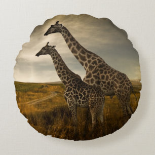 Giraffen und die Landschaft Rundes Kissen