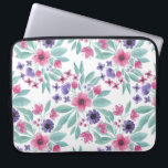 Giralrosa Lila Aquamarines Wasserfarbenmuster Laptopschutzhülle<br><div class="desc">Dieses elegante und künstlerische Muster ist perfekt für die stilvolle und moderne Frau. Die handbemalten Beerenrosa, violett lila, schwarz und aquamarin grün, die Blume und das Muster der Blätter auf einem schlichten, weißen Hintergrund. Es ist hübsch, Land, künstlerisch und niedlich. Stilisieren Sie mit diesem handgemalten Original Aquarellstück, das vom Künstler...</div>