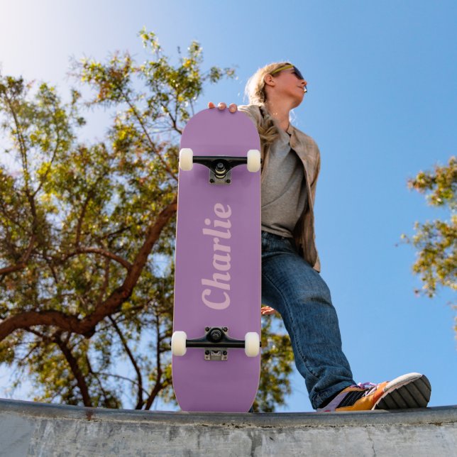 Giralrosa und lila Skateboard mit personalisiertem (Außenbereich 1)
