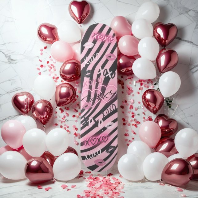 Giralrosa und schwarze XOXO Valentine Skateboard (Happy Valentine's Day!!)