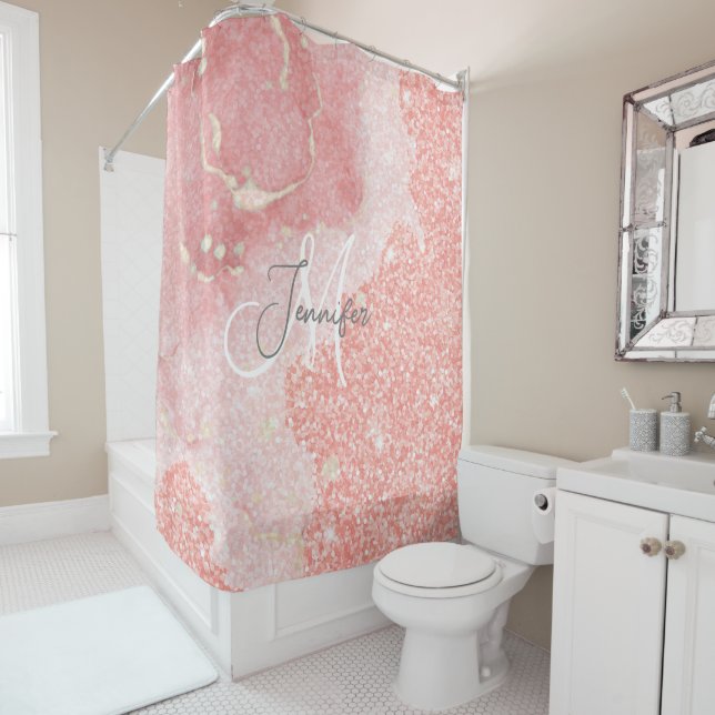 Girl Agate Pink Glitzer Blush Monogram Duschvorhang (Beispiel)