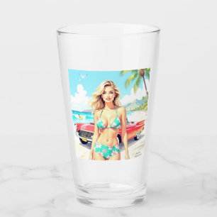 Girl am Strand mit einem klassischen Auto Glas