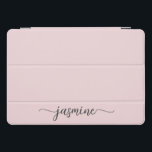 Girl Blush Pink Monogram Name Signature Script iPad Pro Cover<br><div class="desc">Girly Minimal Einfach Blush Pink Monogram Name Script Signature Custom Personalisiert iPad Cover. Diese Design mit Ihrem Vornamen in einem hübschen handgeschriebenen Stil Swash Schwanz Schriftart Kalligraphie (oder Typografie) auf pastellleicht blütenrosa oder staubige rosa. Diese lassen sich einfach anpassen. Große stilvolle feminine Geschenke zum Geburtstag, Muttertag, Brautparty, 16 Geburtstag süß...</div>