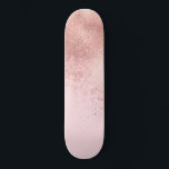 Girl Blush Pink Rose Gold Sprayed Confetti Ombre Skateboard<br><div class="desc">Dieses elegante und mädchenhafte Design ist perfekt für die trendige und stilvolle Mode. Es verfügt über ein Imitat gedruckt Rose gold besprüht Konfetti ombre Gradienten auf einem einfachen rot rosa Hintergrund. Es ist niedlich, hübsch, modern und künstlerisch. ***WICHTIGE HINWEIS FÜR DESIGN: Für individuelle Designanfragen, wie z.B. passende Produktanfragen, Farbänderungen, Platzierungsänderungen...</div>
