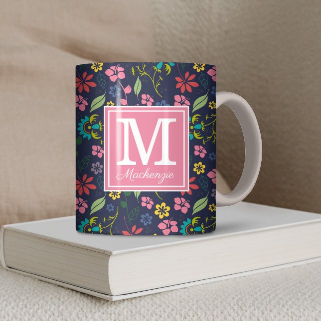 Girl Bohemisch Blume Navy Blue | Rosa Monogramm Kaffeetasse (Girly Bohemian Flowers Navy Blue and Pink Monogram Coffee Mug)