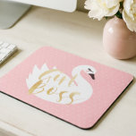 Girl Boss | Chic Girly White Swan & Polka Dot Mousepad<br><div class="desc">Mit unseren einzigartigen Mauspad-Drucken personalisierten Sie Ihren Platz im Desktop-Büro. Eine wunderschöne große, stylisierte, weiße Schwanenillustrierung mit den Worten "Girl Boss", die in einem Pinsel-Script-Schriftart entworfen wurde, ist das Imitat Gold, das über die Schwan-Abbildung aufgenommen wurde. Ein rot-rosa Polka Punkt Hintergrund kontrastiert wunderschön mit der Schwan-Abbildung. Alle Illustrationen in diesem...</div>