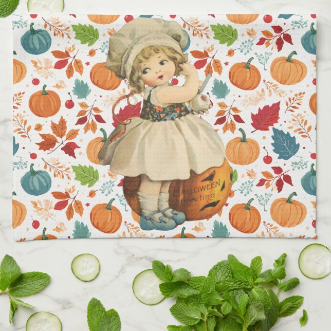 Girl Carving Apple und farbenfrohe Pumpkins Hallow Geschirrtuch (Gefaltet)