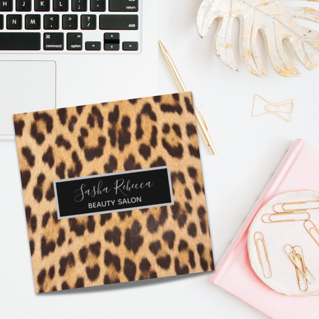 Girl-Chic Schönheitssalon WELLNESS-CENTER Leopardp Quadratische Visitenkarte (girly chic beauty hair salon SPA leopard print Square Business Card)