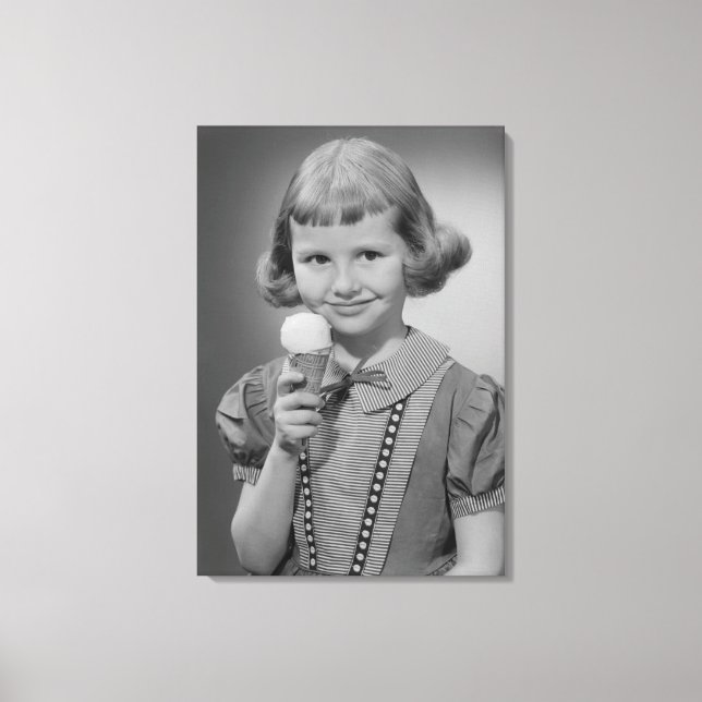 Girl Eating Ice Creme Leinwanddruck (Vorderseite)