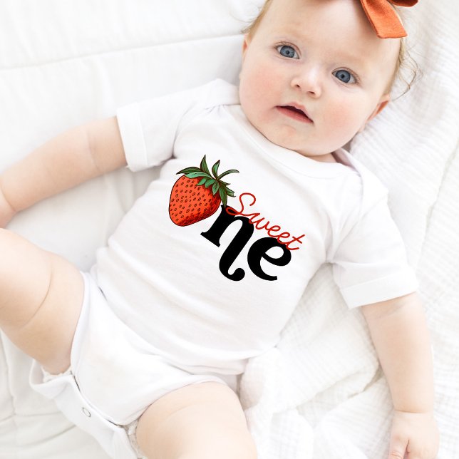 Girl First Birthday Strawberry Baby Bodysuit Baby Strampler (Von Creator hochgeladen)