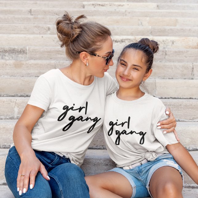 Girl Gang | Stilvoll Moderner feministischer Girl  T-Shirt (Von Creator hochgeladen)