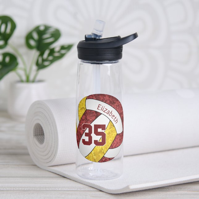 Girl Maroon Gold Volleyball Team Farben Trinkflasche (Yoga)