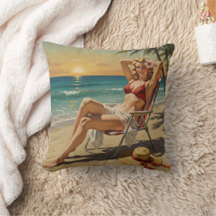 Girl On the Beach Retro "50er Button-up Art Kissen