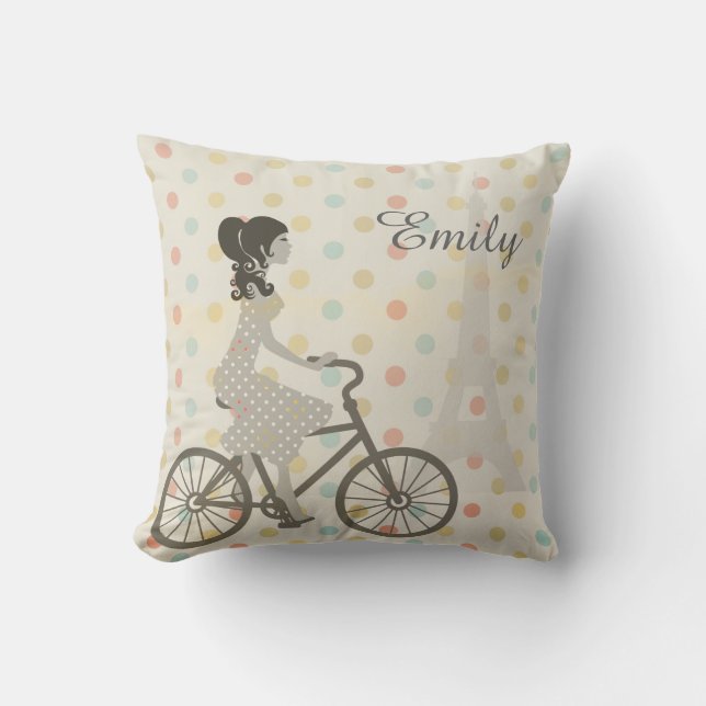 Girl Riding Bike in Paris Polka Dot Personalisiert Kissen (Vorderseite)
