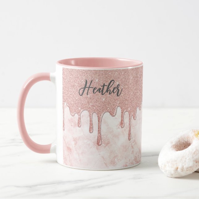 Girl Rose Gold Dripping Glitzer Monogram Tasse (Mit Donut)