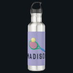 Girls Niedlich Lila Tennis Kinderschule Edelstahlflasche<br><div class="desc">Diese niedliche Kinderflasche zeichnet sich durch ein lila Cartoon-Tennisdesign aus. Es gibt auch Platz für Sie,  um Ihren Mädchennamen in einem schönen Schriftart hinzuzufügen. Die perfekte Ergänzung zu Ihrer Kinderschule oder Sportartikeln.</div>