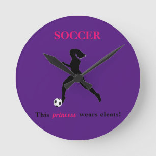 Girls Soccer - Diese Prinzessin trägt Spalten! Runde Wanduhr