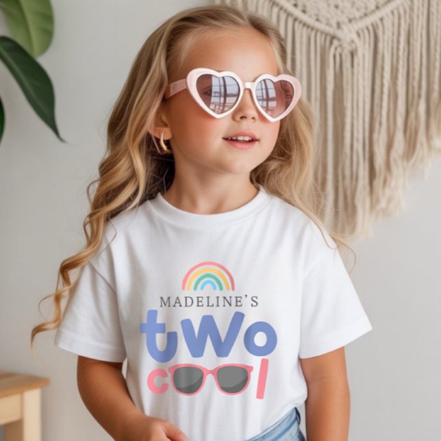 Girls Two Cool Rainbow 2nd Birthday  T-Shirt (Von Creator hochgeladen)