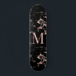 Girly Black Marble Rose Gold Foil Monogram Skateboard<br><div class="desc">Girly Black Marble Rose Gold Foil Monogram Skateboard mit trendiger Coppery Rose Gold/Rosa auf schwarzem Marmor und Ihrem individuellen Monogramm. Ideal für Ihre geistliche,  luxuriöse Ästhetik.</div>