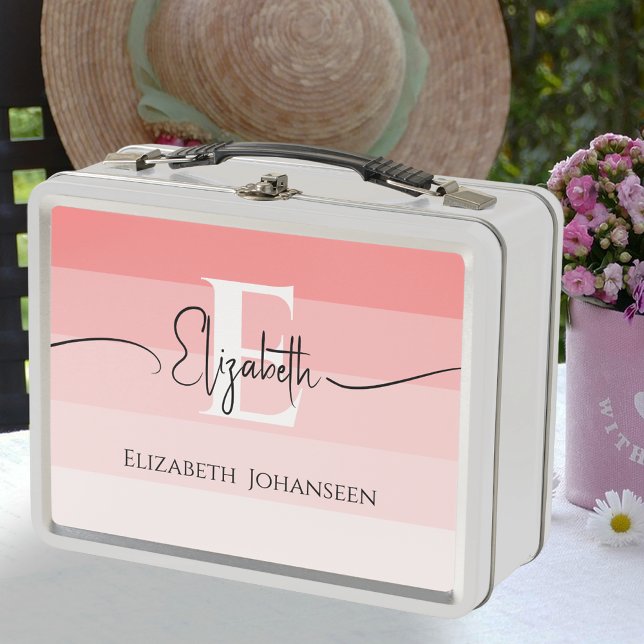 Girly Blush Pink Stripes Monogram Script Name Chic Metall Brotdose (Von Creator hochgeladen)