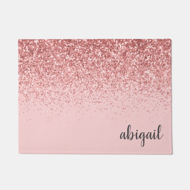Girly Glitzer Blush Pink Stilvolles modernes Monog Fußmatte (Vorderseite)